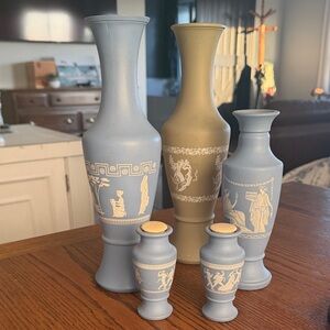 Avon 1970’s Blue and Tan Decorative Vase Collection imitation Wedgwood